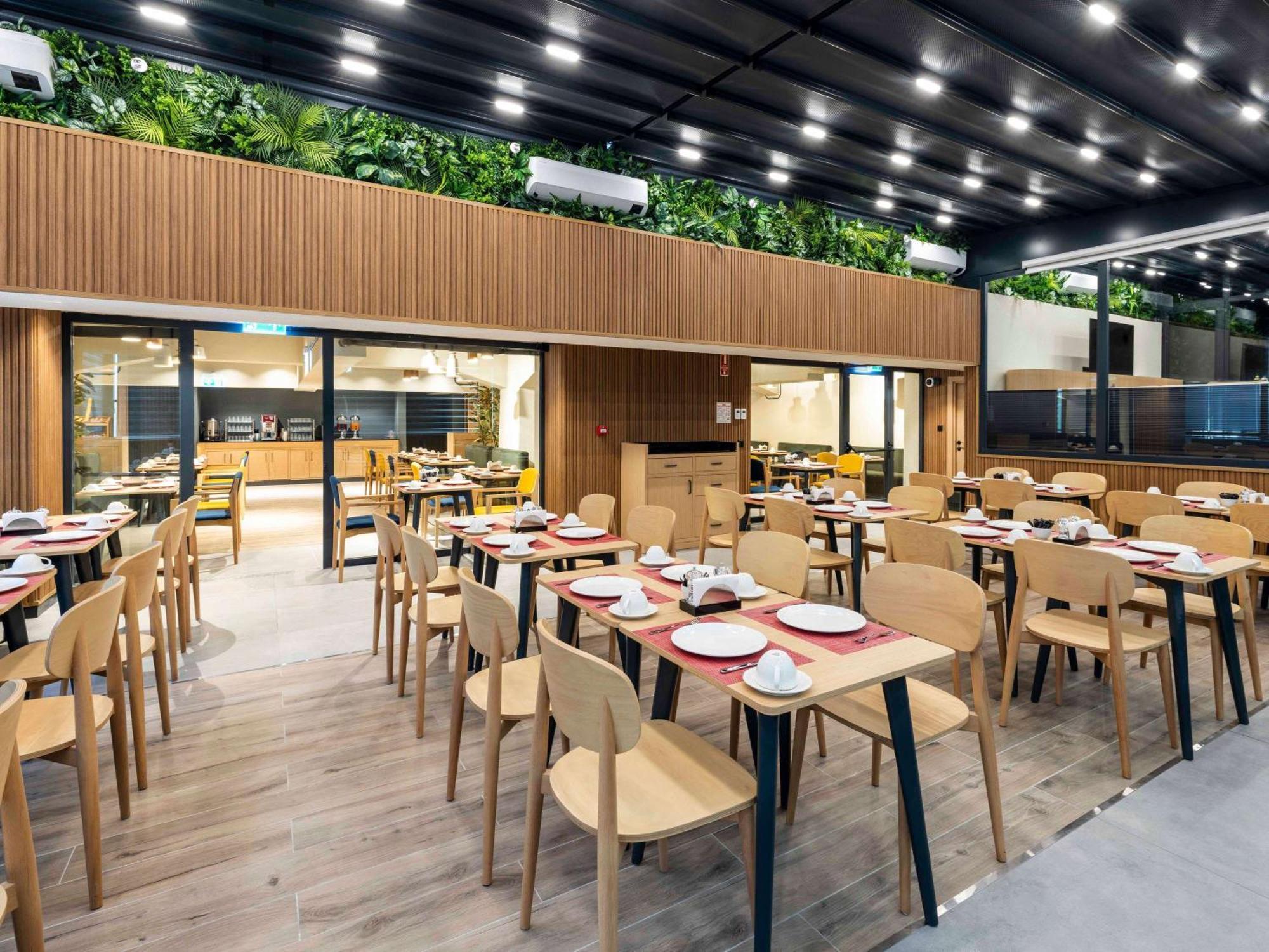Hotel Ibis Istanbul Sisli Exterior foto